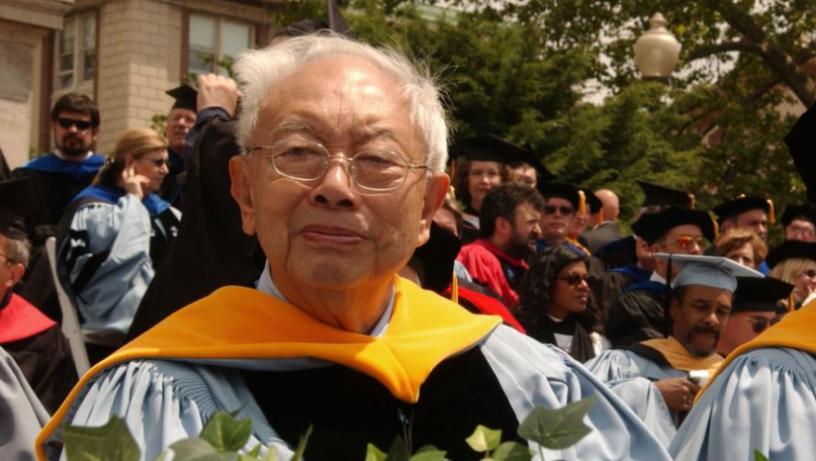 Prof. Chu and another faculty member at a Columbia University outdoor commencement ceremony
