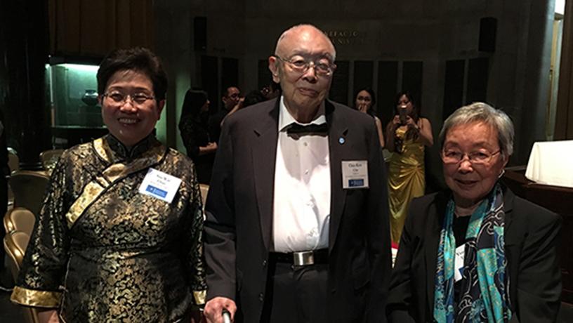 Professor Chu with two women at the Asian Columbia alumni association gala