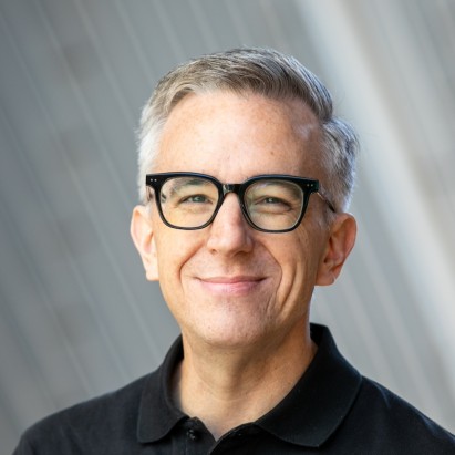 headshot of chris murphy