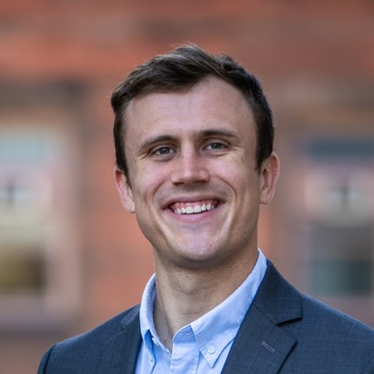 headshot of eric stratman