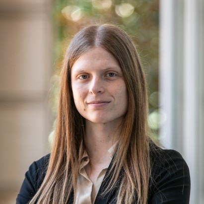 headshot of silvia sellan